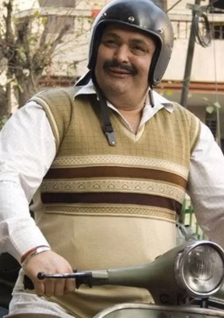 Rishi Kapoor As Santosh Duggal In Film Do Dooni Chaar